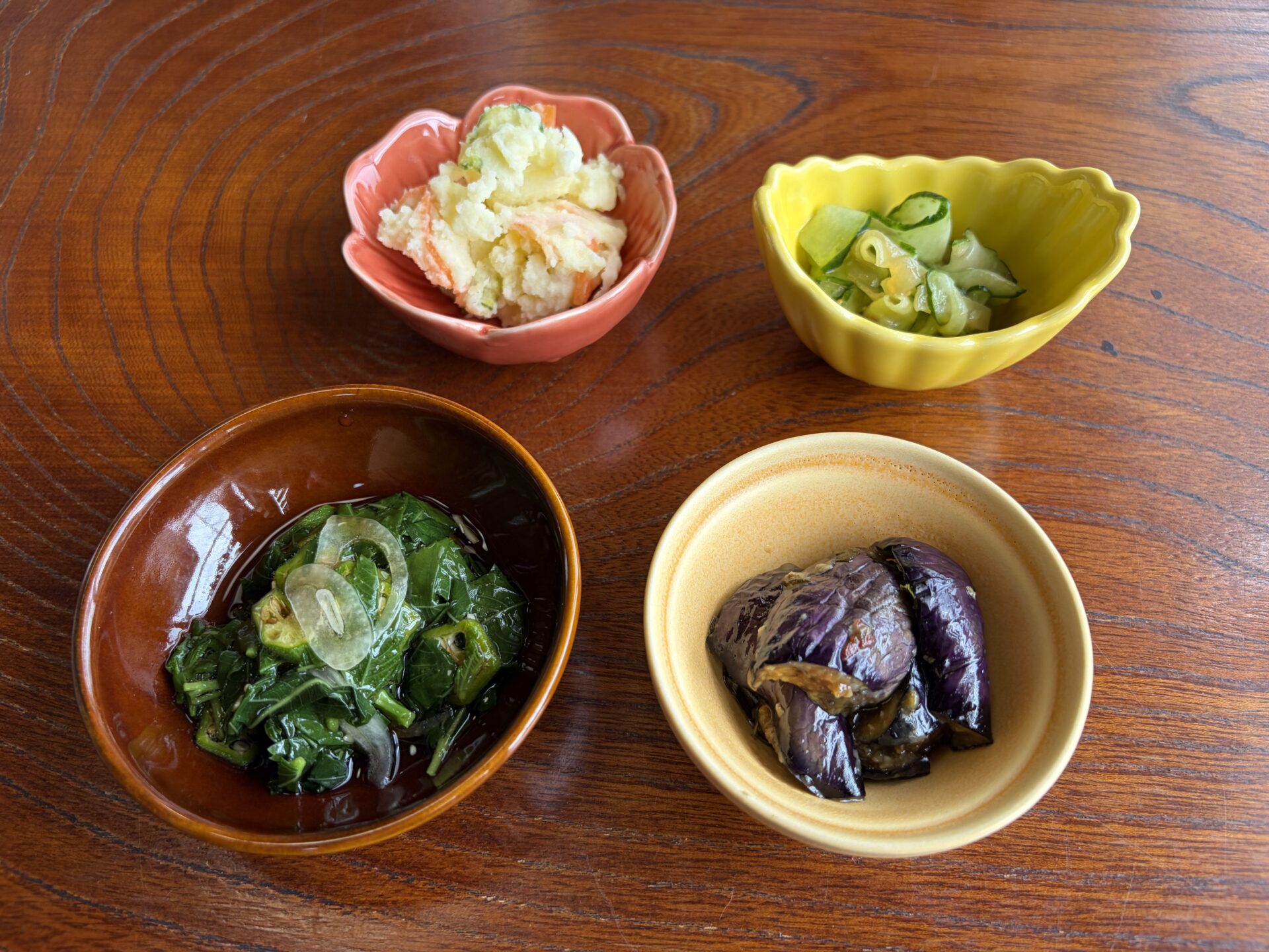定食2つ分の小鉢